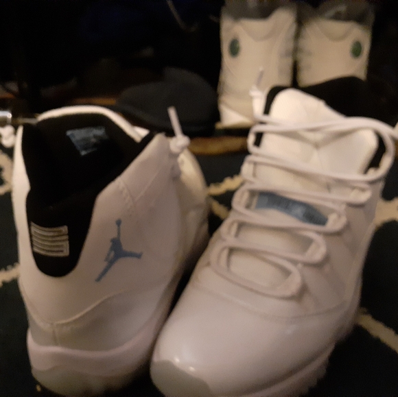 Shoes - Picture 2 of 2